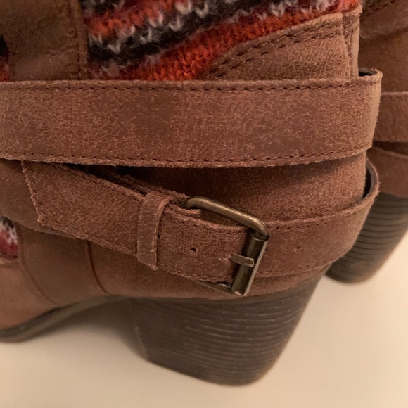 Candies Womens Mid Calf Brown Boots Tribal Pattern size 8 medium - Picture 7 of 8